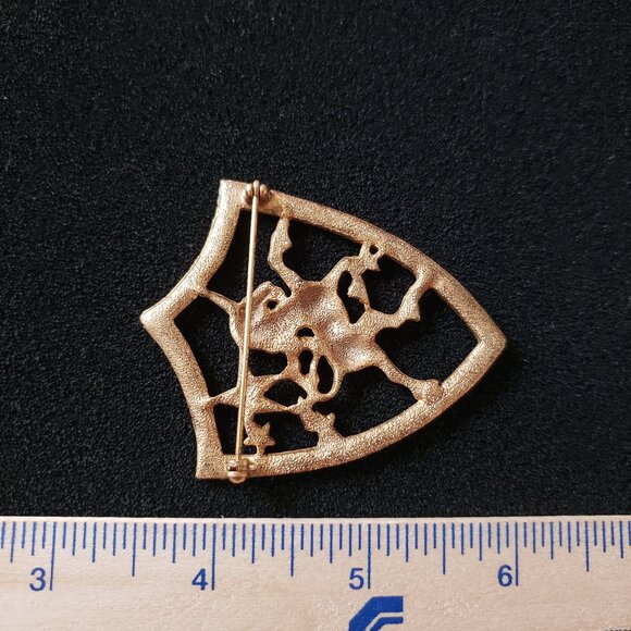 Vintage Unicorn Renaissance symbol of purity and grace  Brooch Pin - Picture 3 of 5